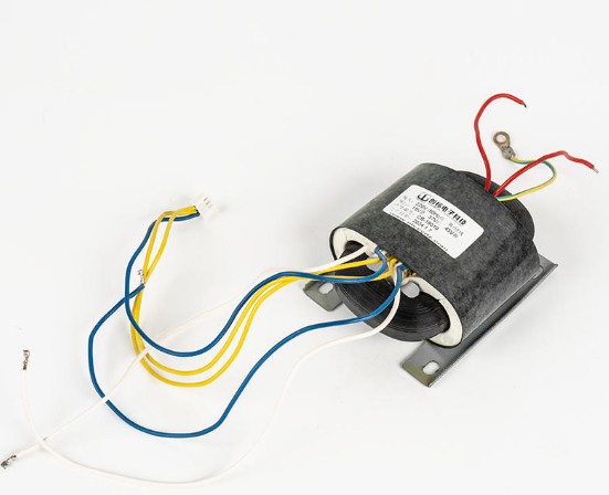 R-Tipi transformatörler ile geleneksel EI/toroidal transformatörler arasındaki farklar nelerdir?