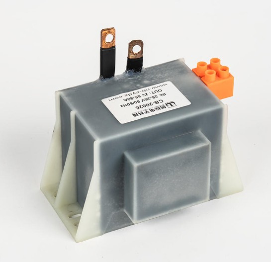 Yüksek yoğunluklu kurulum ortamlarına yönelik R Tipi Transformatörlerde ısı dağıtımına ilişkin temel tasarım hususları nelerdir?